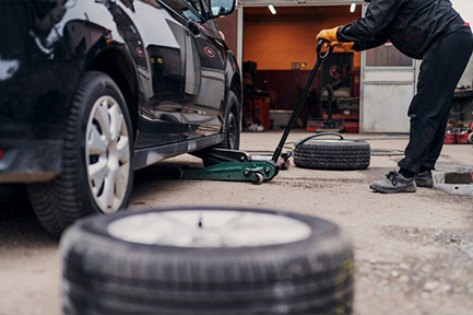 Tyre Repair in Tarneit truck tyre repair car tyre repair